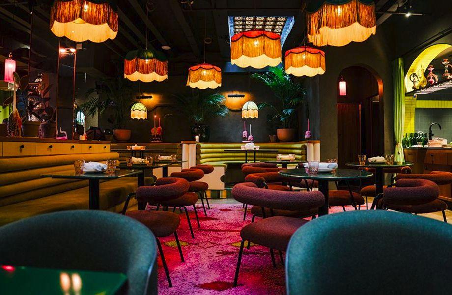 LaShukran_interior_credit_HawkeyeJohnson LaShukran_interior_credit_HawkeyeJohnson