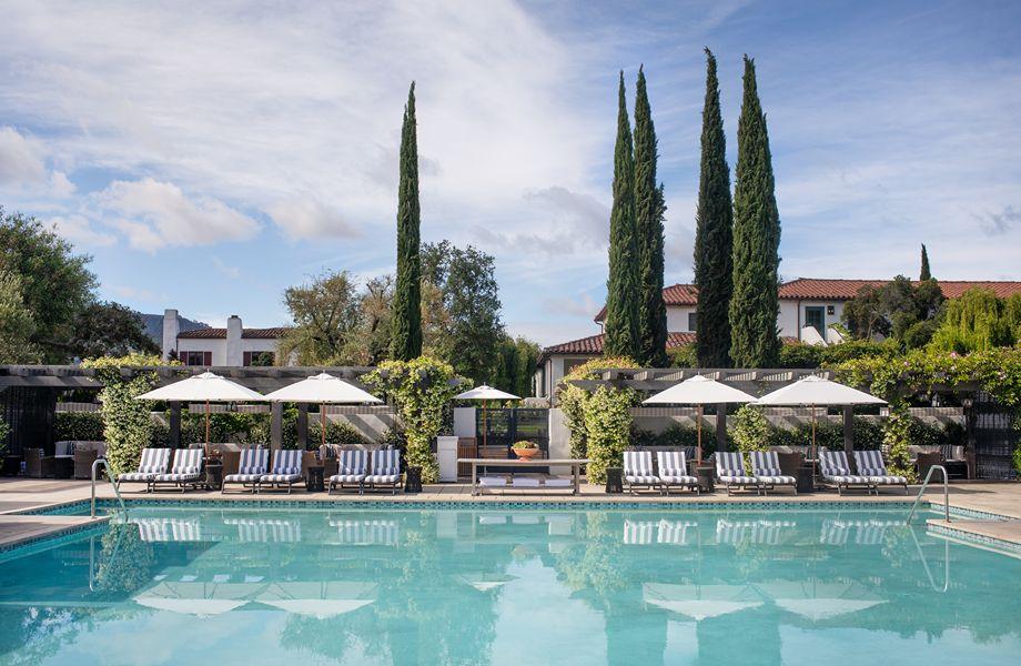 ojaivalleyinn_pool_credit_saraprince ojaivalleyinn_pool_credit_saraprince