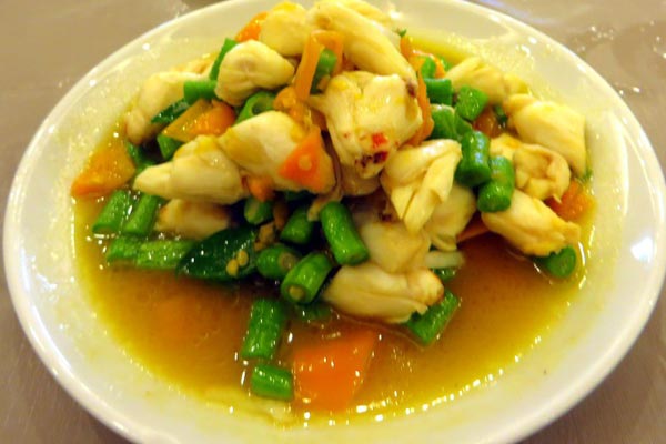 Krua-Apsorn-crab-curry-600x400