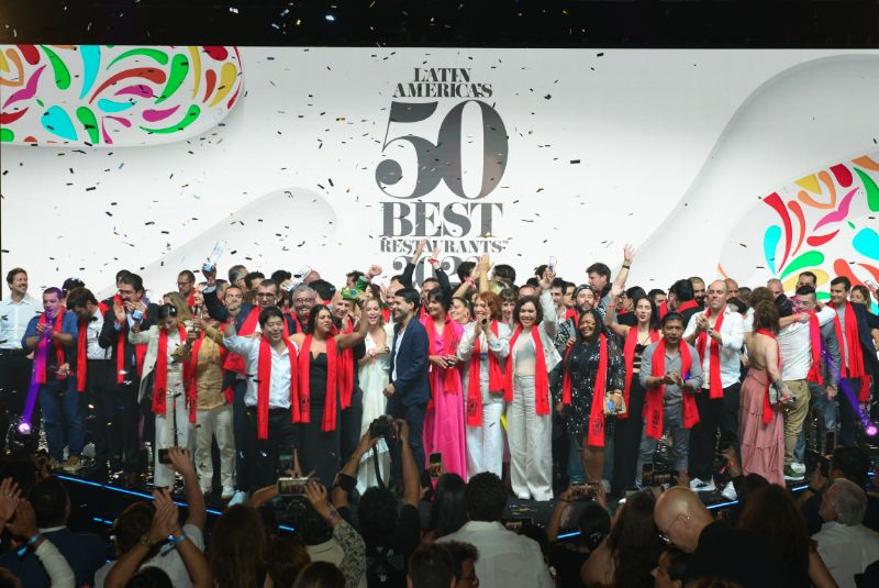 LATAM50BR22-group-shot-stage