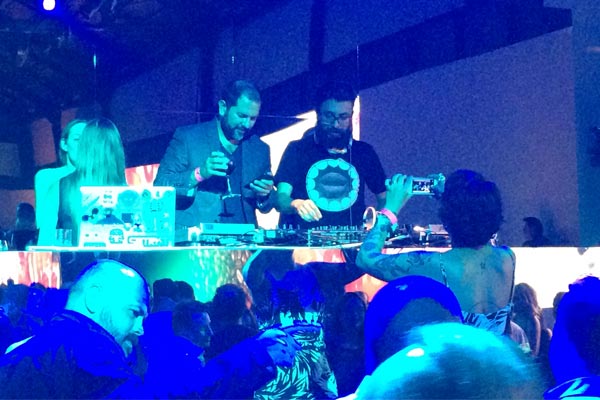 Enrique-DJ-by-night-600x400-blog