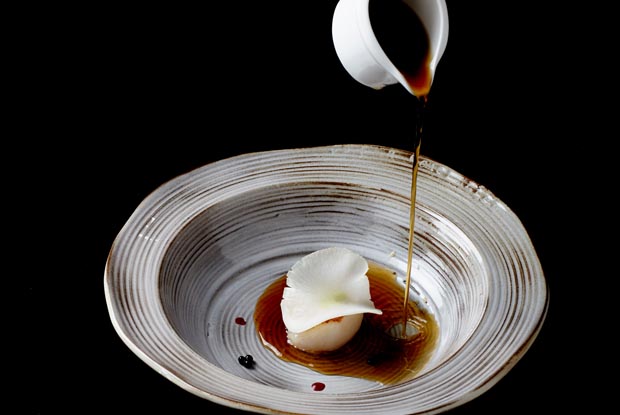 Restaurante_Leo_vieira-clarificado-de-aji-negro