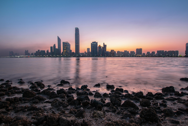 MENA50BR25-abudhabiskyline