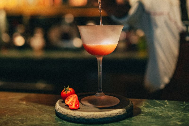 W50BH24-eco-hotel-bar
