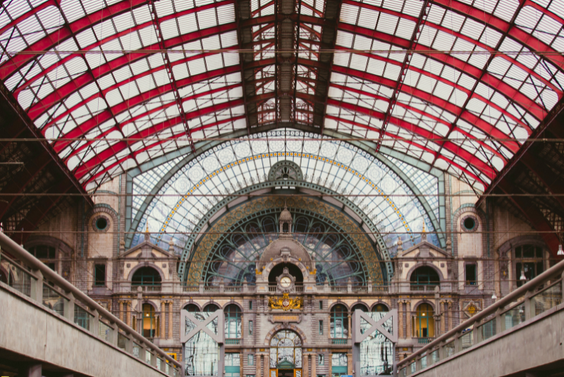 50-Facts-Flanders-Station-11