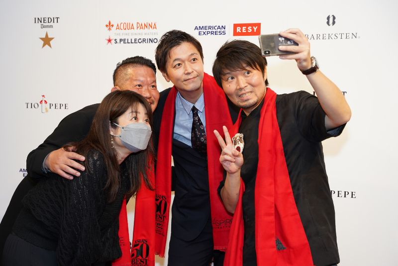 7-Asia-Highlights-Tokyo-Selfie