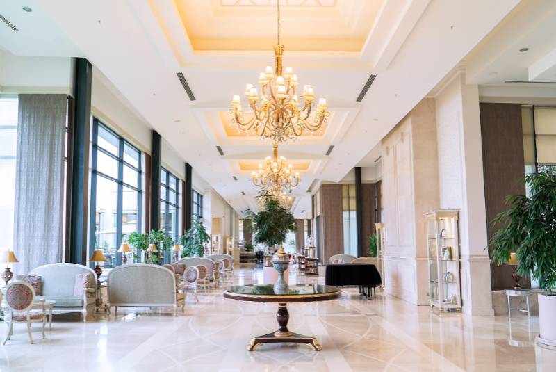 How-hotels-make-us-happy-lobby2