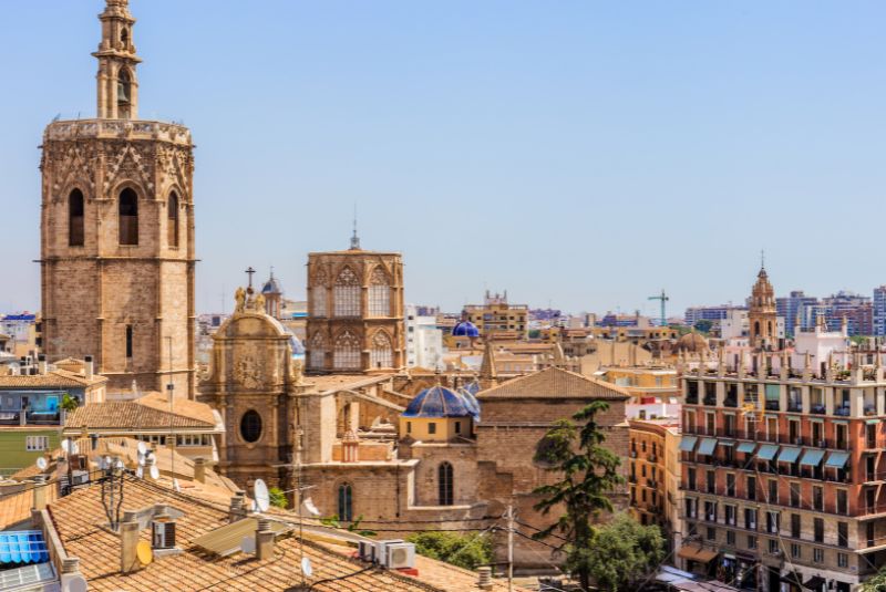 W50BR23-how-to-watch-valencia